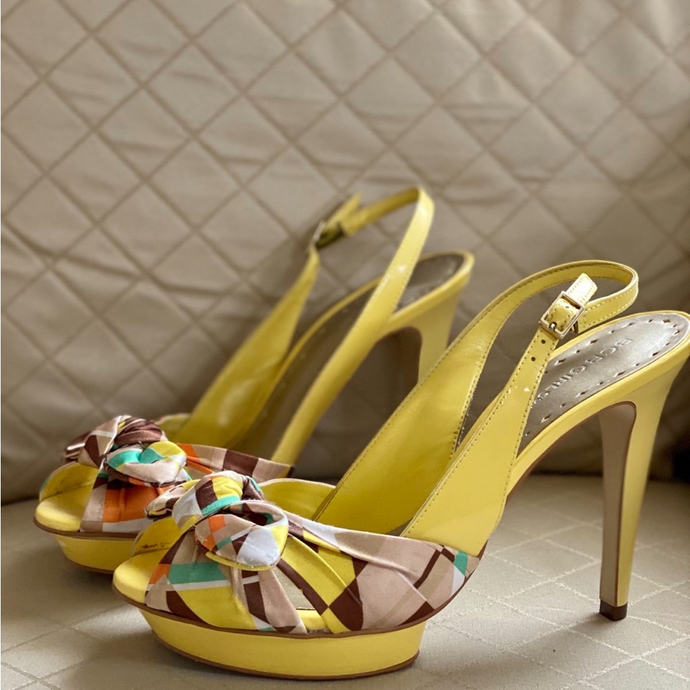 BCBG Girls platform slingback opened toes heels with buckle enclosure Size 38.5